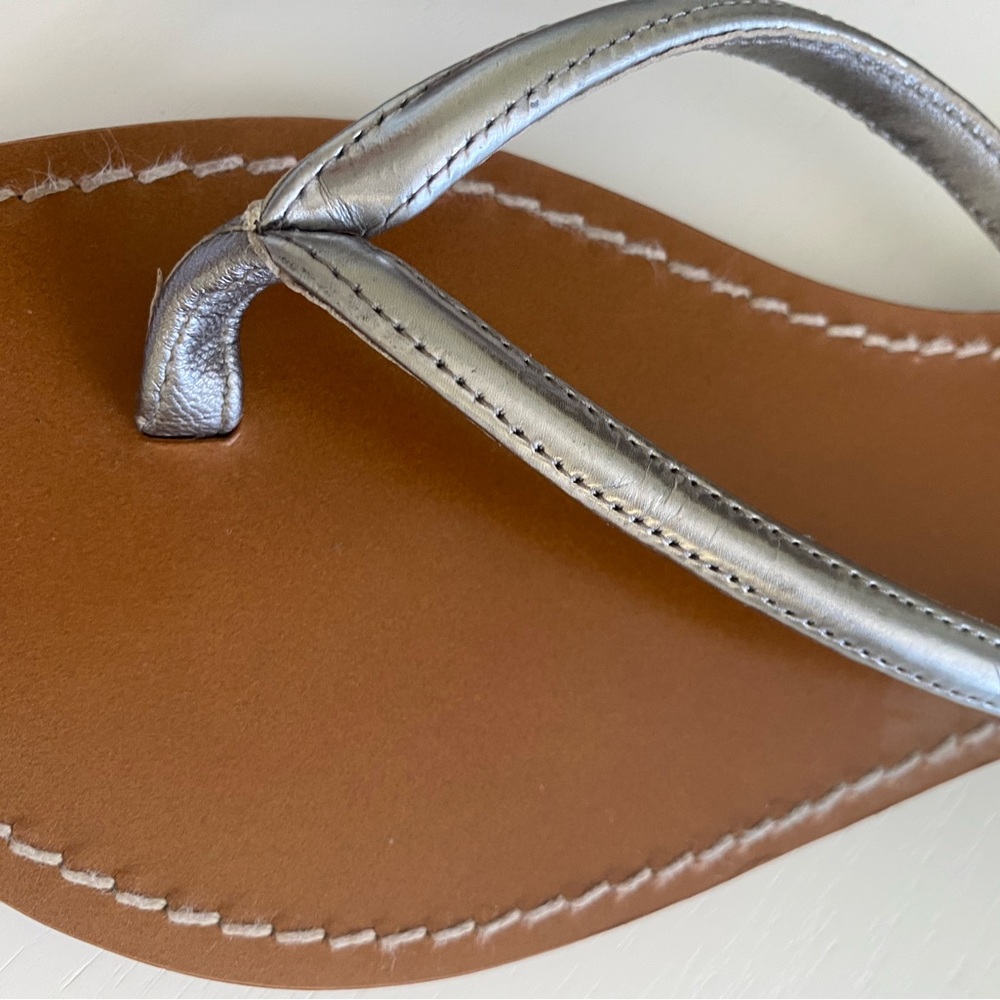 Tory Burch Sandal size 6 silver